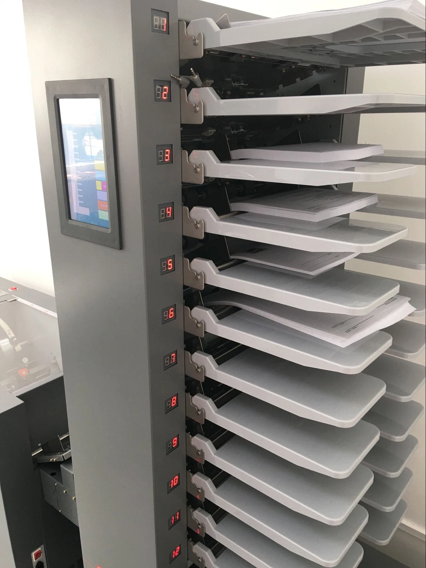 6 Stiftstationen Str.-II Digital Papiersorter mit Schrank