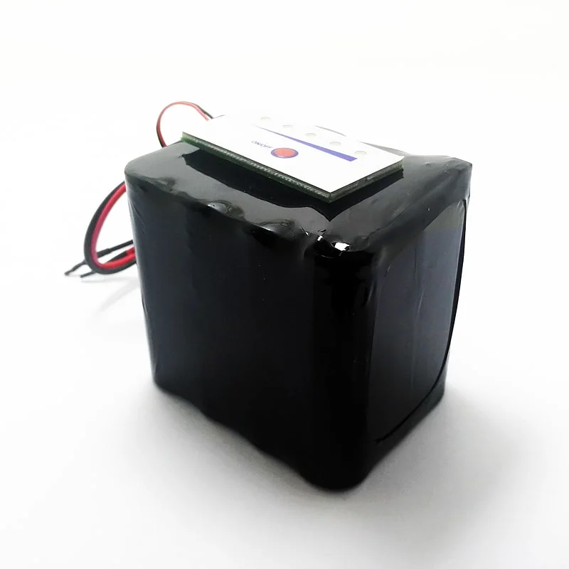 2s4p 18650 7,2V 7,4V 10400mAh 10,4ah Lithium-Ionen-Akku Pack mit PCM und elektrischer Mengenanzeige