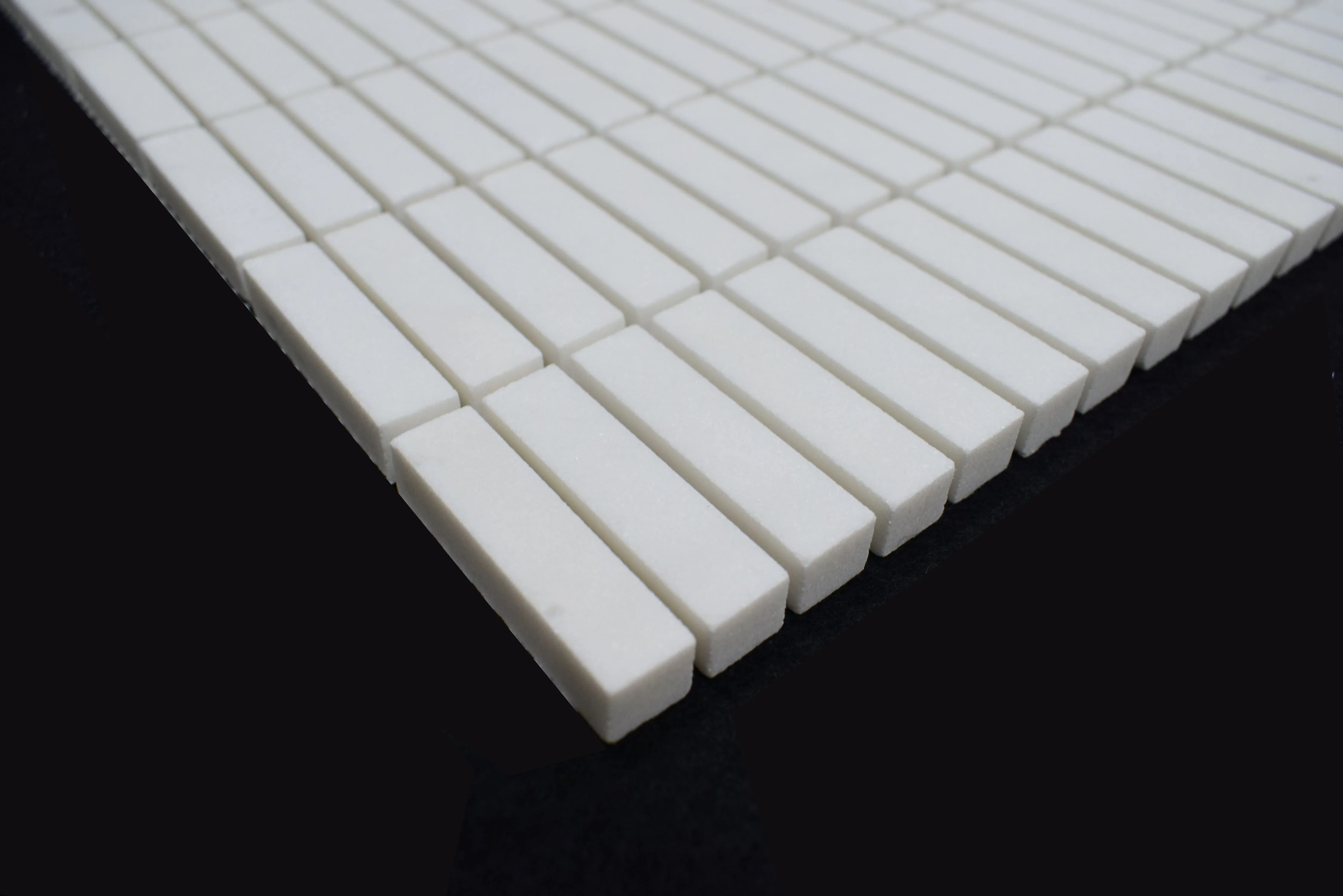 Producto caliente lineal de mármol blanco cristal Backsplash baldosas mosaico y