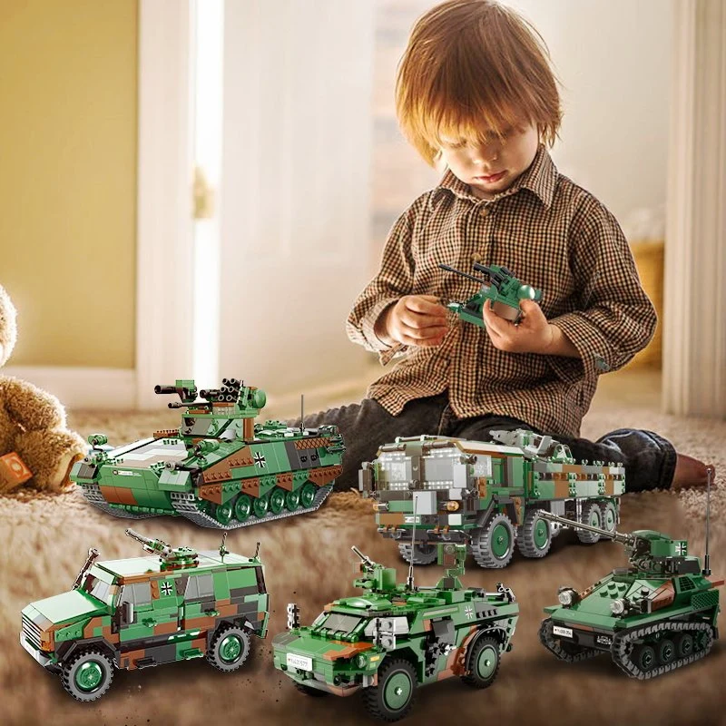 692PCS 1: 30 Lifelike Wheeled Amore Scout Vehicle Educational Intelligence Building Blocks Model Toy