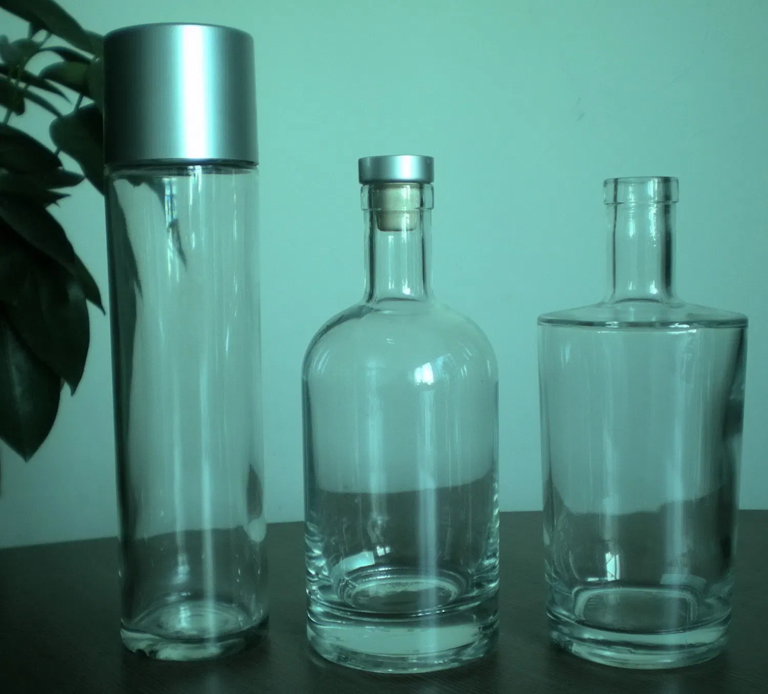 300ml 750ml Mineral Water Glass Bottle with Screw Plastic Cap/ Empty Mineral Water Glass Bottle