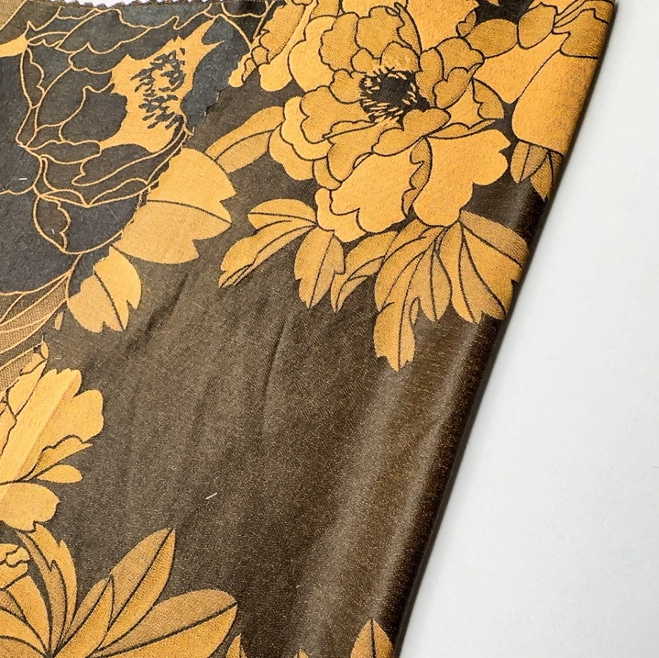 قماش حريري ساتان مطبع للأغراض السلمية باستخدام حرير الحرير النقي بالجملة شعور بالنعومة