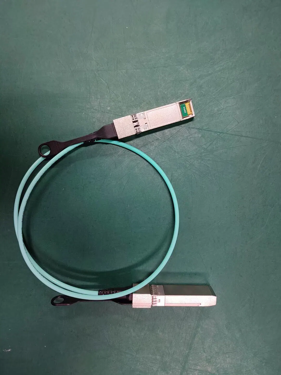 Nuevo diseño de módulos Gigabit Direct-Attach Cable Óptico activo