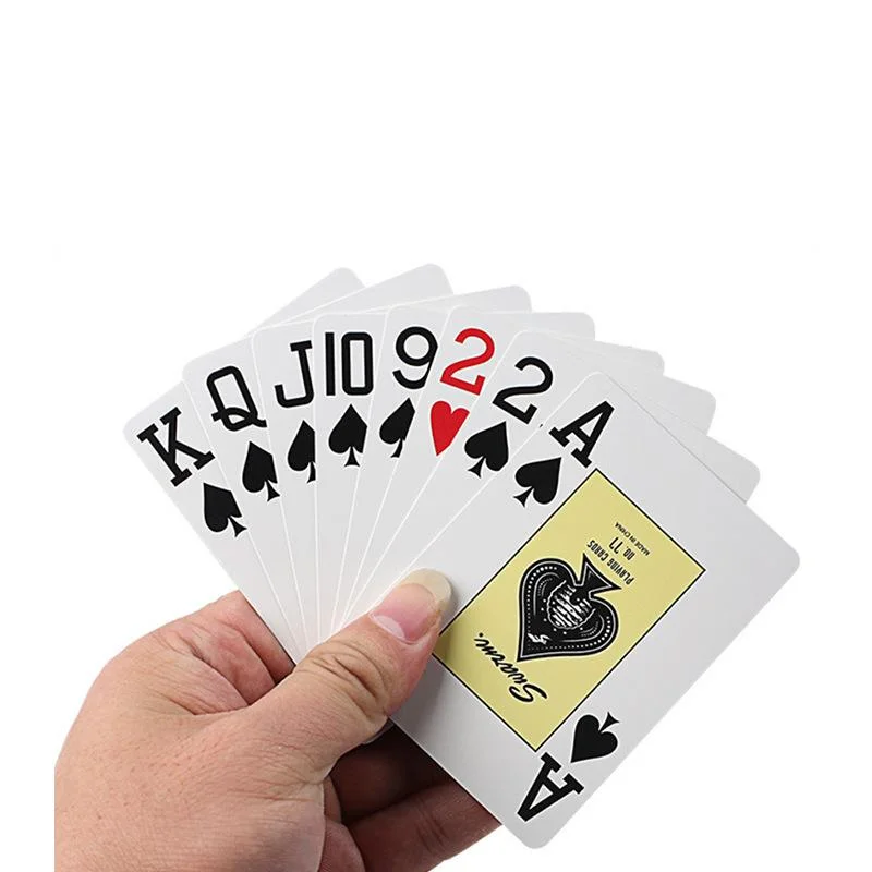 O plástico e papel sublimação em branco Design personalizado jogo de cartas de jogar com a impressão da caixa de PVC cartões de póquer