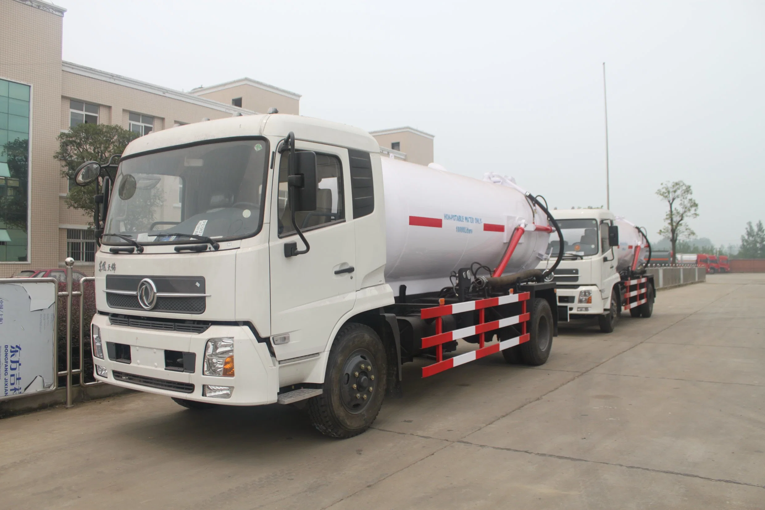 Dongfeng Brand New 10cbm Septic Tank Sewage Suction Vacuum Pump Truck Fecal Suction Tank with Wash Cleaning Truck