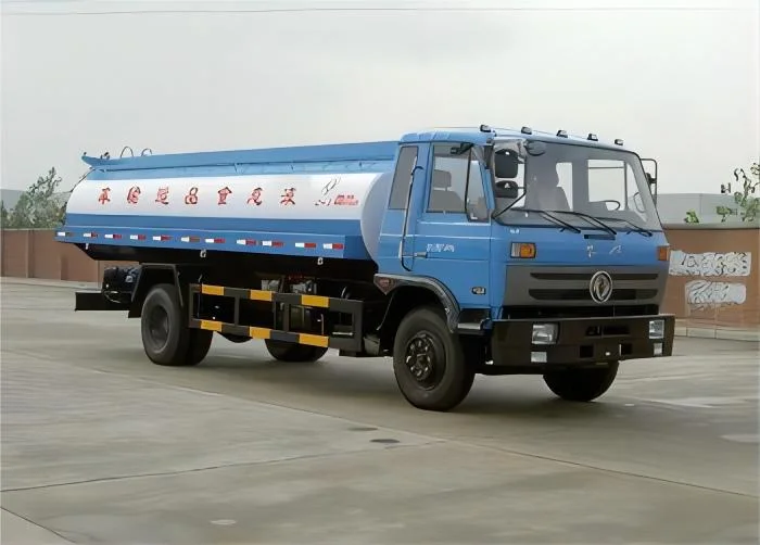 Dongfeng Aliments liquides véhicule porteur/lait d'eau/alcool/bière citerne du camion de transport