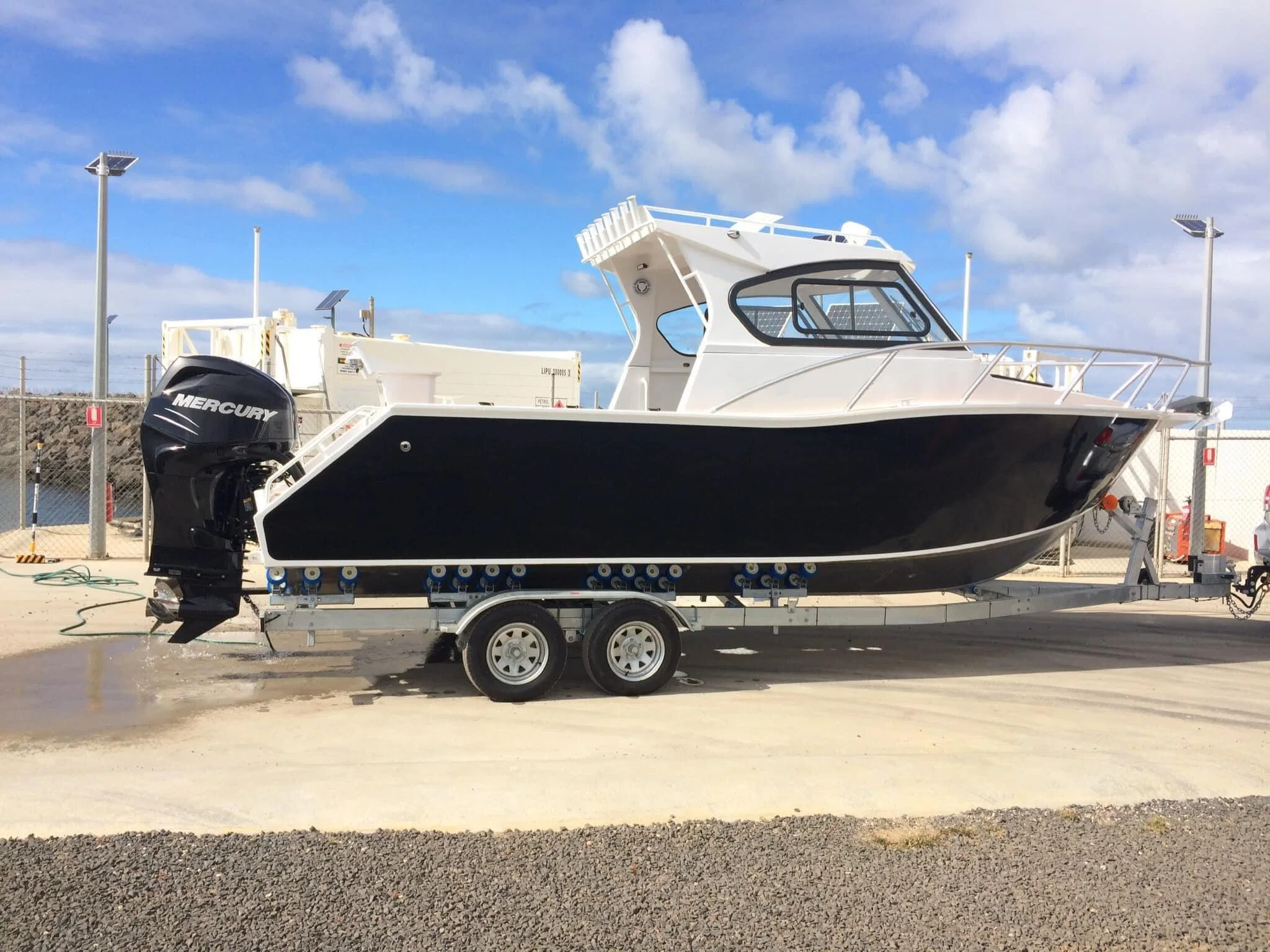 25ft 750 Sicherheit Wasserspiel Unterhaltung Deep V Hull Lifestyle Aluminium Fischerboot mit Fabrikpreis