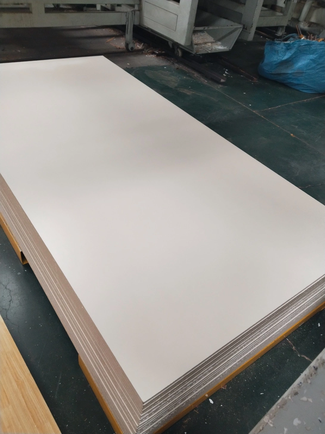 E1 E2 densité 680 730 MDF mélamine pour meubles