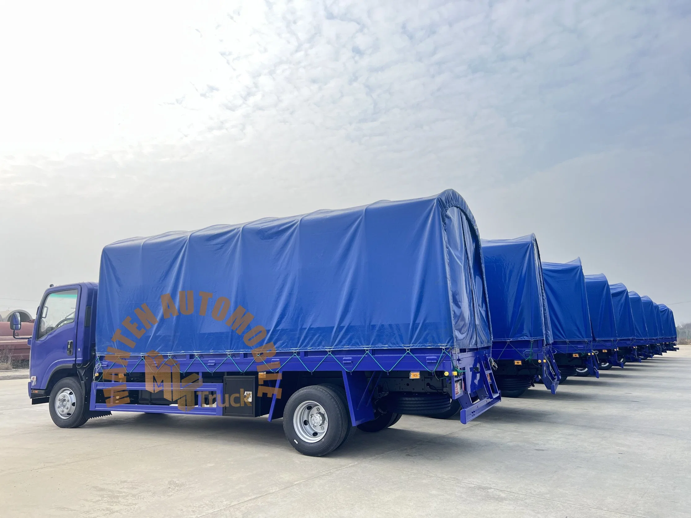 Isuzu Frr 4HK1 5.2cc مع 190HP Product Transport Vehicle مع التربولين