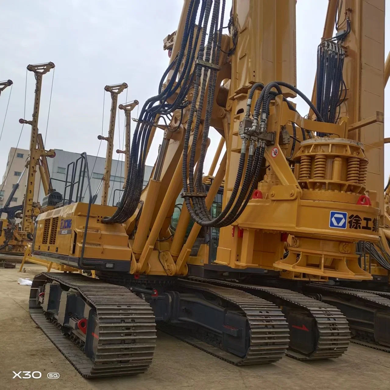 Xr220d Used X-C-M-G Crawler Rotary Drill Rig Piling Machine Cfa