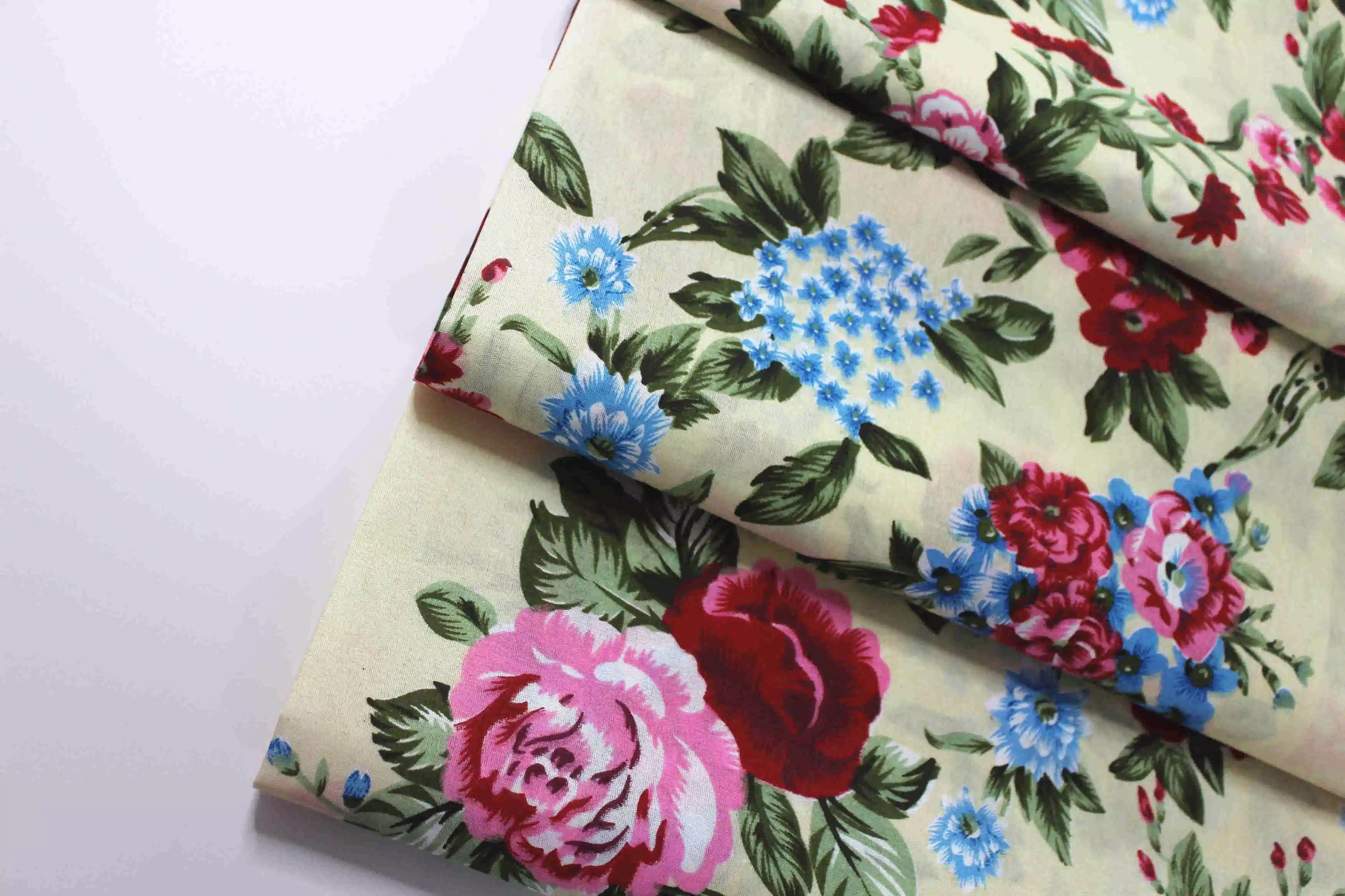 Pigment Print Polyester Fabric 65GSM Bedsheet Good Quality Print Fabric