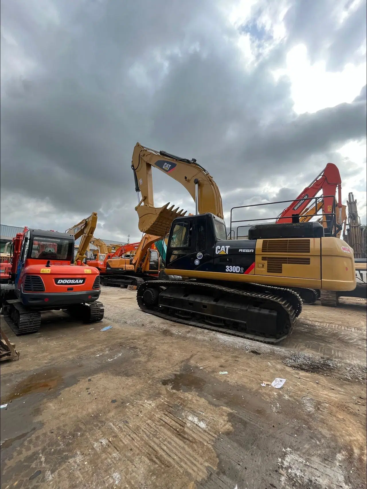 Good Working Condition Second Hand Excavator Caterpillar Crawler Excavator Heavy Equipment Cat330d2 Excavadora Usada on Sale