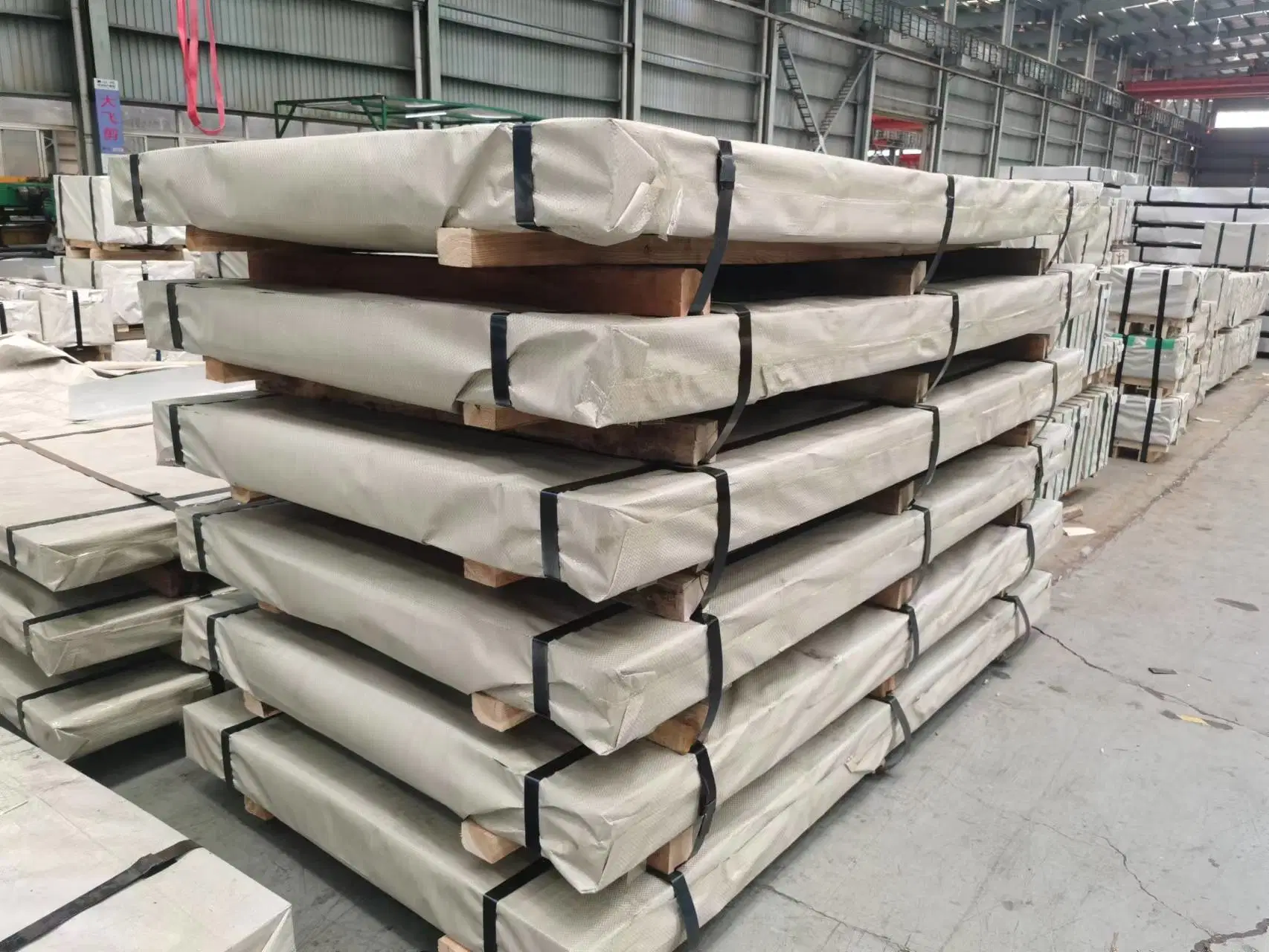 China Mill Factory (ASTM A36, SS400, S235, S355, S.37, S.52, Q235B, T345B) Laminados a quente em chapa de aço carbono macio para material de construção e construção