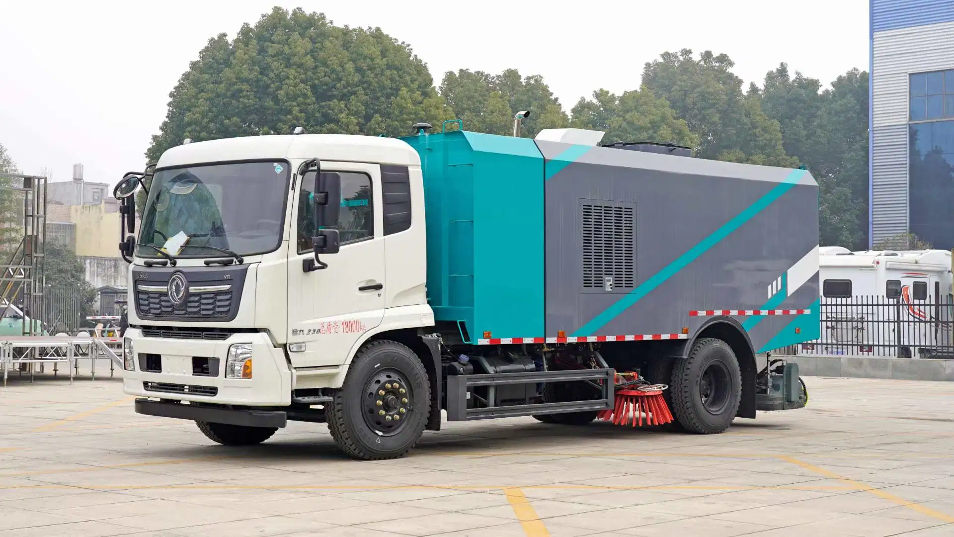 Chinese 190HP 230HP Euro 2 Euro 3 Euro 4 Euro 5 Clean Water Tank 9 Cbm Waste Water Tank 7 Cbm High Pressure Road Washing Truck Road Sweeper Truck