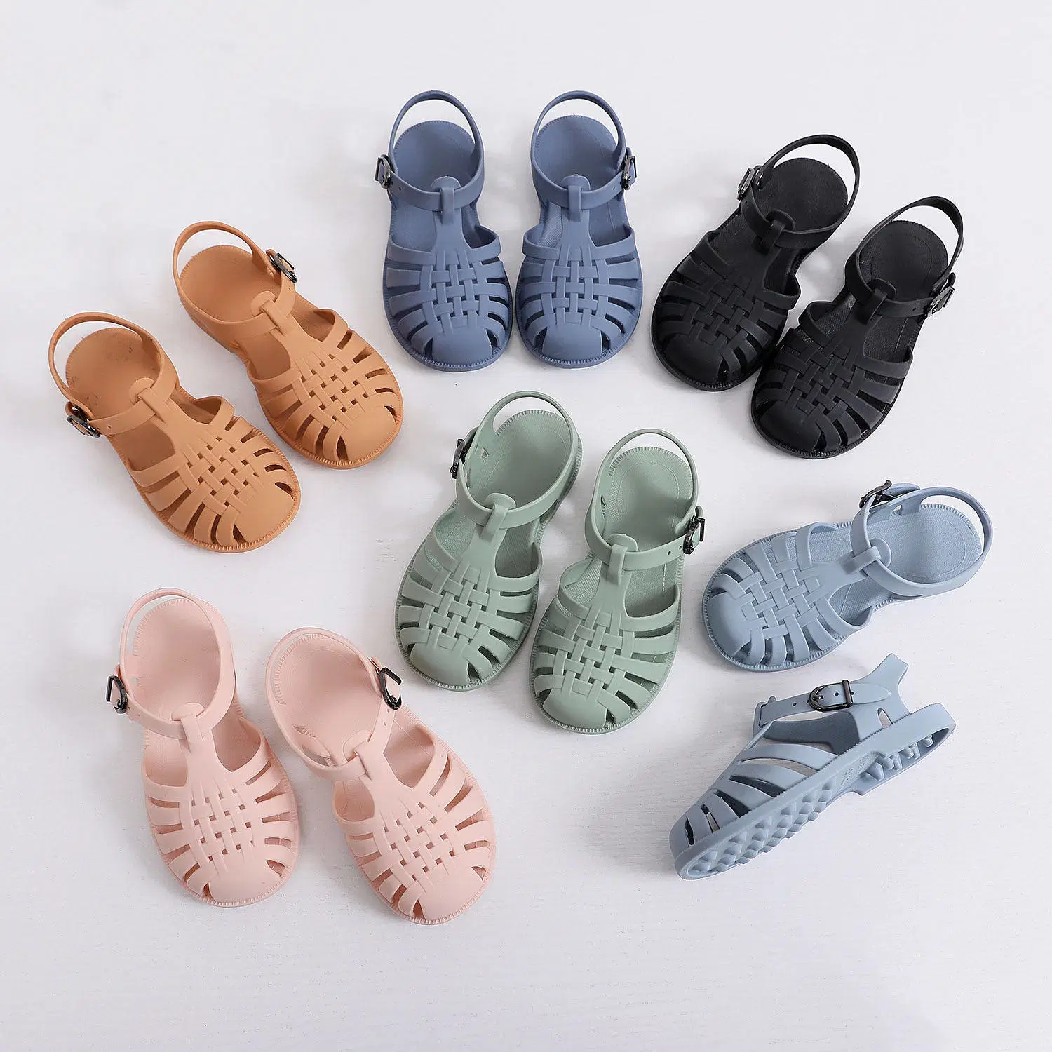 2023 Nuevas sandalias de gelatina planas antideslizantes de TPU para niñas pequeñas en verano. Sandalia de fondo suave para niños y bebés. Zapatos de gelatina.