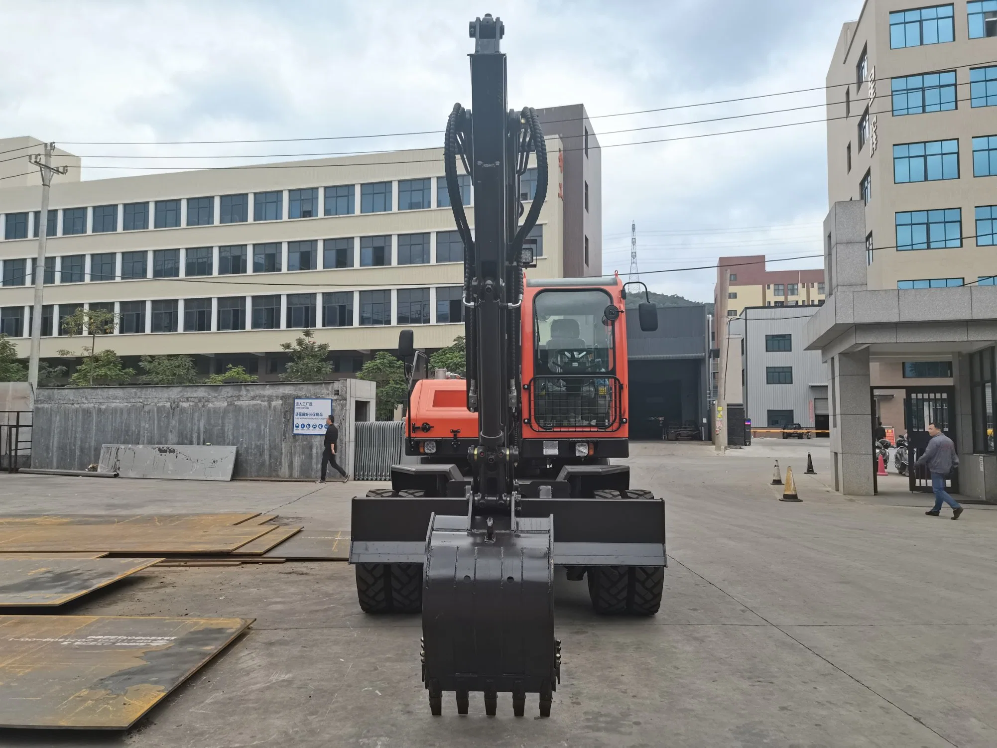 Machine compacte portable Digger petite roue de la saleté de l'excavateur Déplacement d'équipement pour les graves de creuser