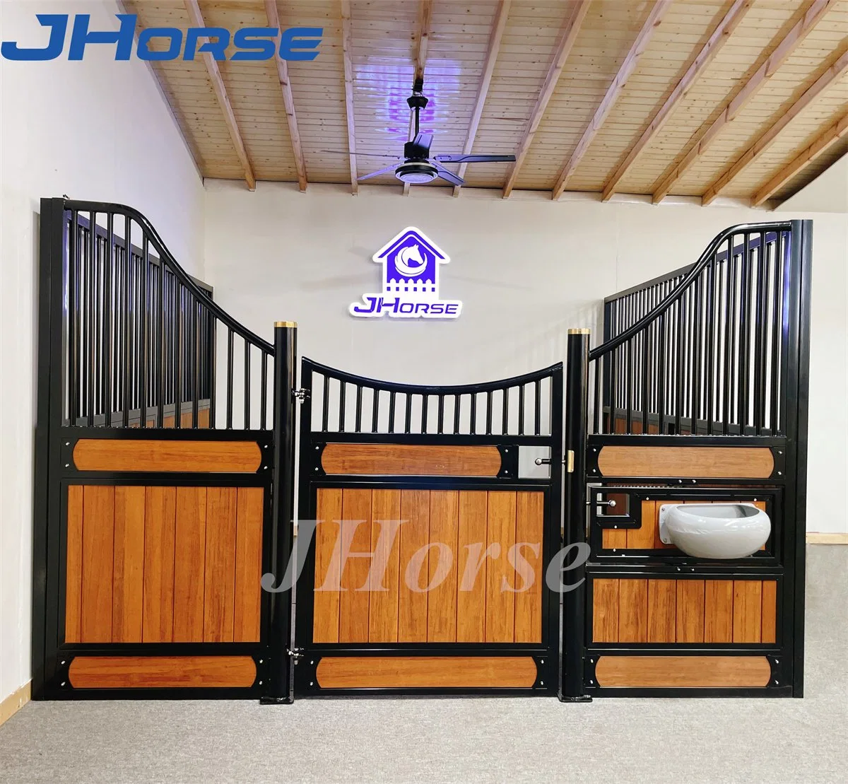 Heavy Duty Luxury Customized Bamboo Horse Stable Equipment Internal Horse Stall Fronts Panels Box for Sale