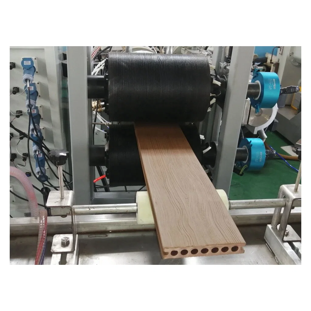 Wooden Plastic Composite Wood Powder WPC Decking Flooring Making Machine for Swimming Pool