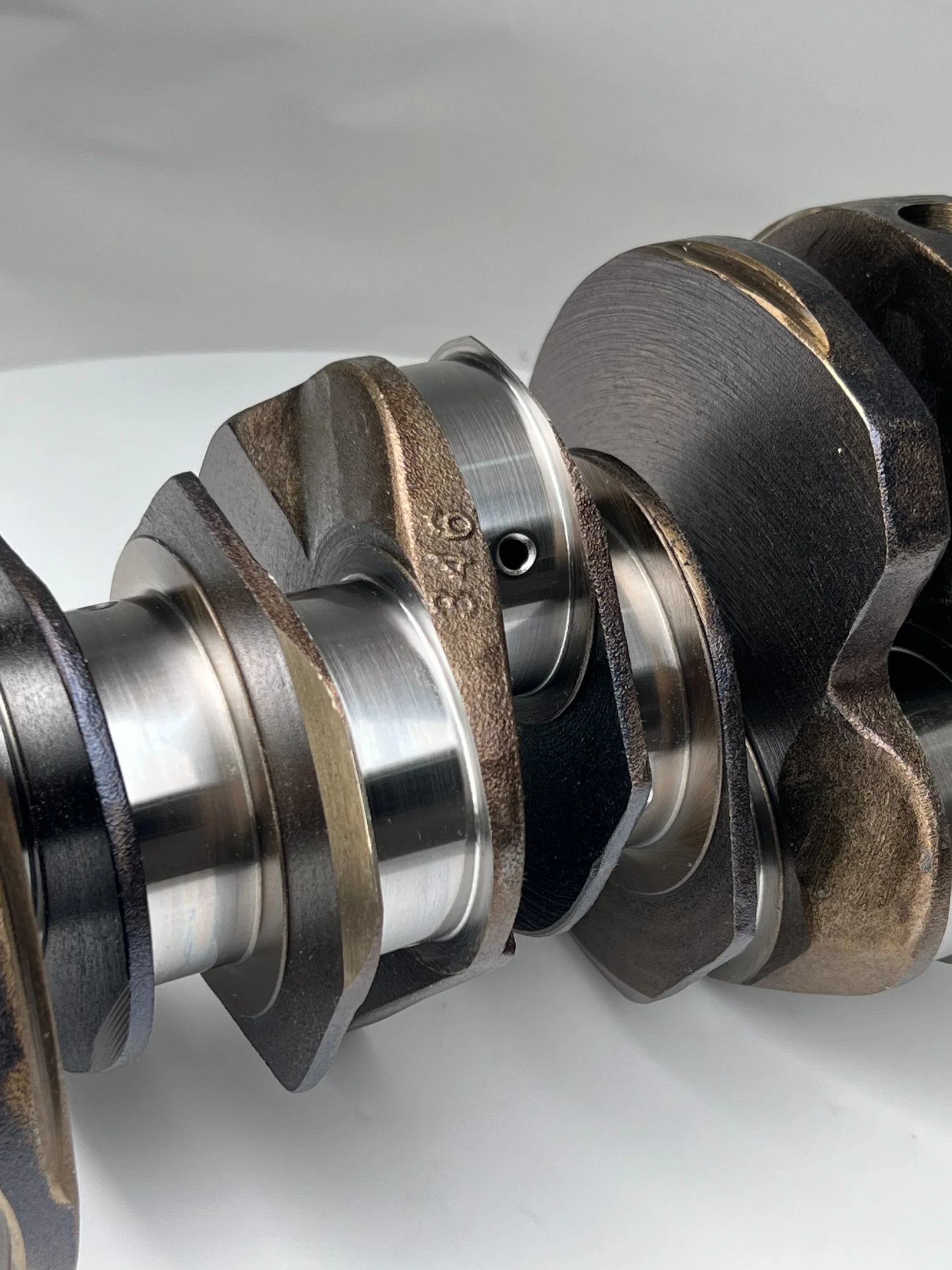 Professional Manufacturer of V9X Auto Parts Crankshaft for Nissan