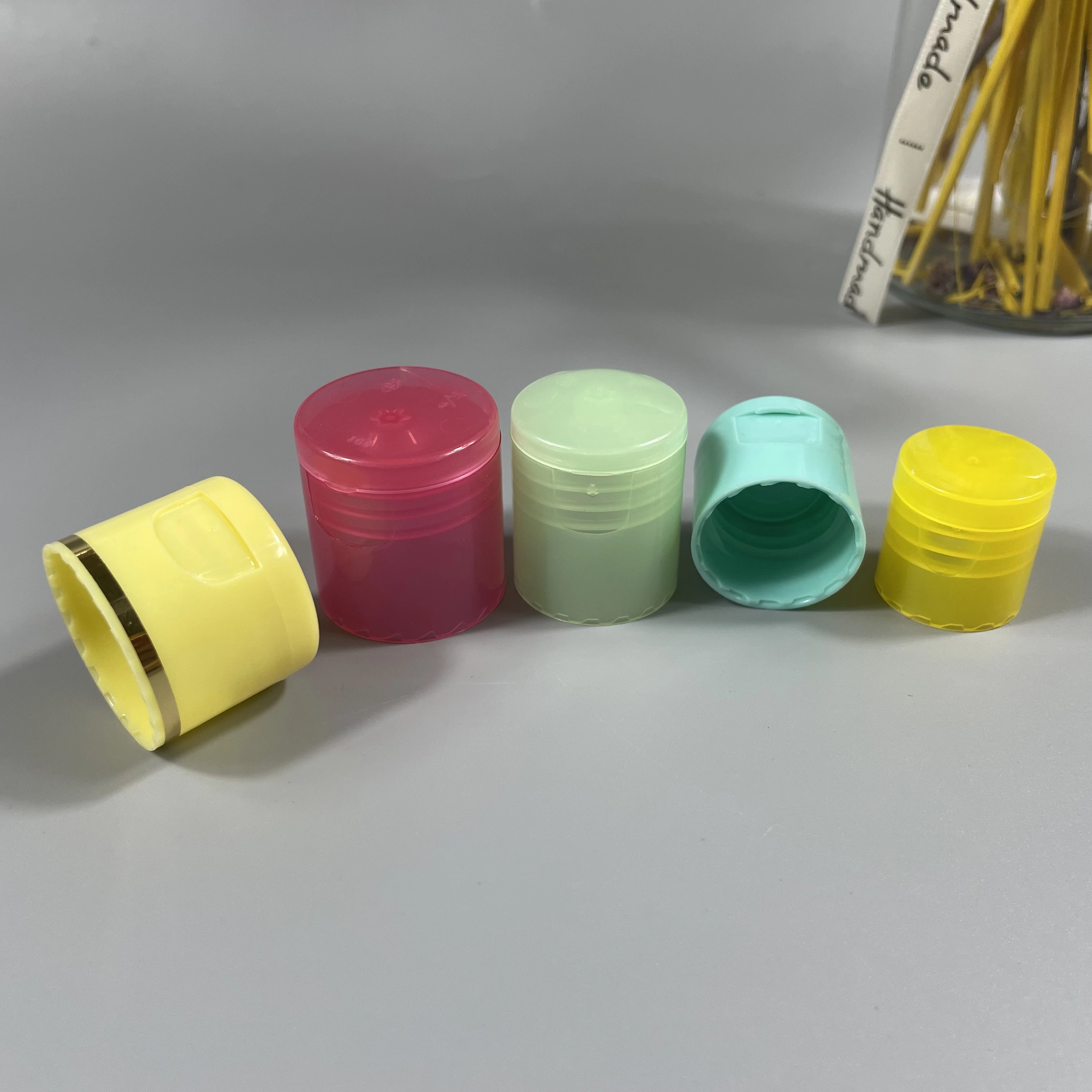 Factory Professional Production Plastic Cap Flip Top 20/41024/410 28/410 Flip Top Cap for Shampoo Bottle