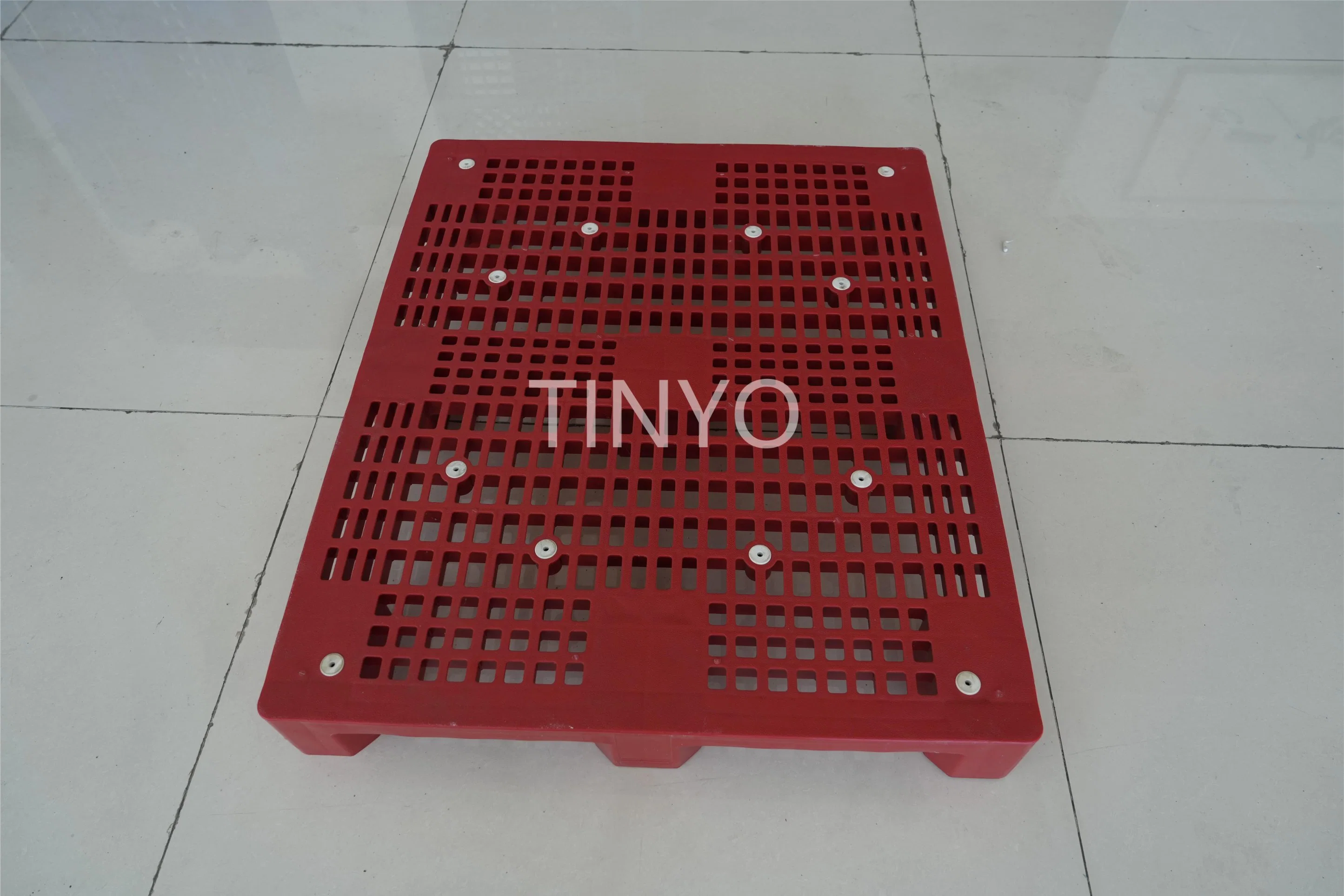 Red Euro Shipping Recycled PVC Warehouse Storage Rack Field Grid Plastic Pallet Ty1210-Z