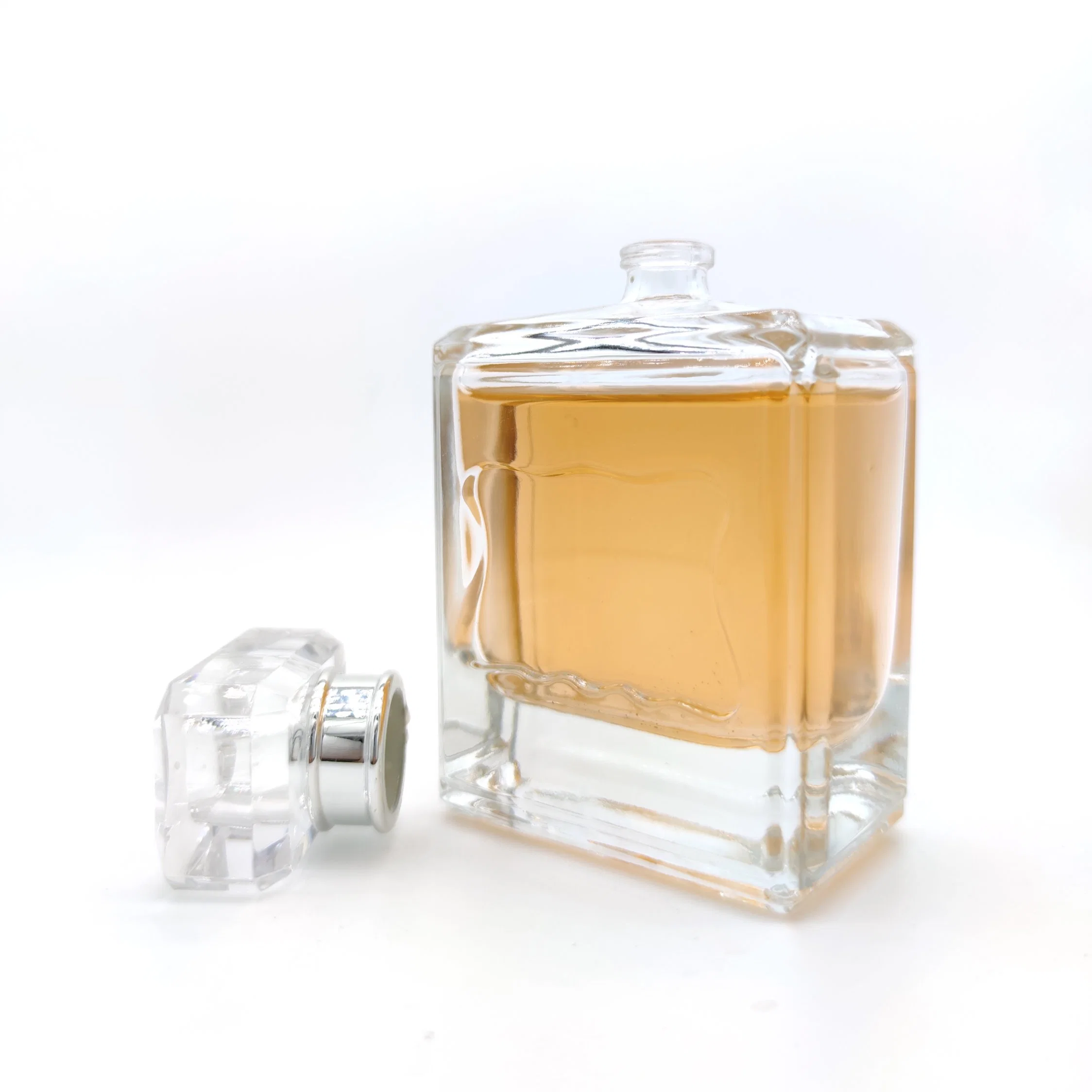 Customized OEM/ODM Clear Perfume Bottle Good Looking Antique Scent Aluminium Empty Glass Perfume Bottle