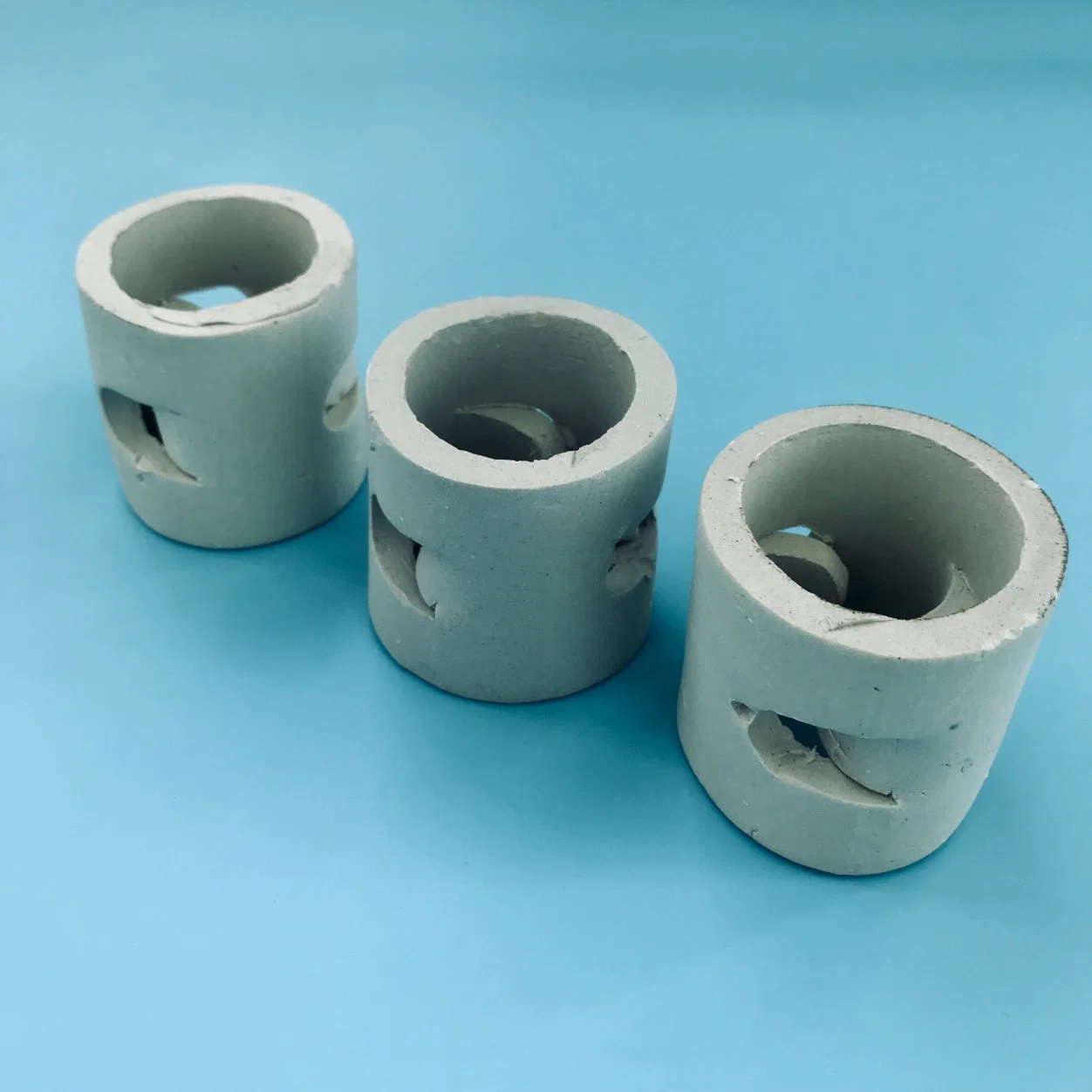 OEM Ceramic anillo forma relleno Torre de embalaje resistencia a ácido Ceramic Anillo de Pall para productos químicos