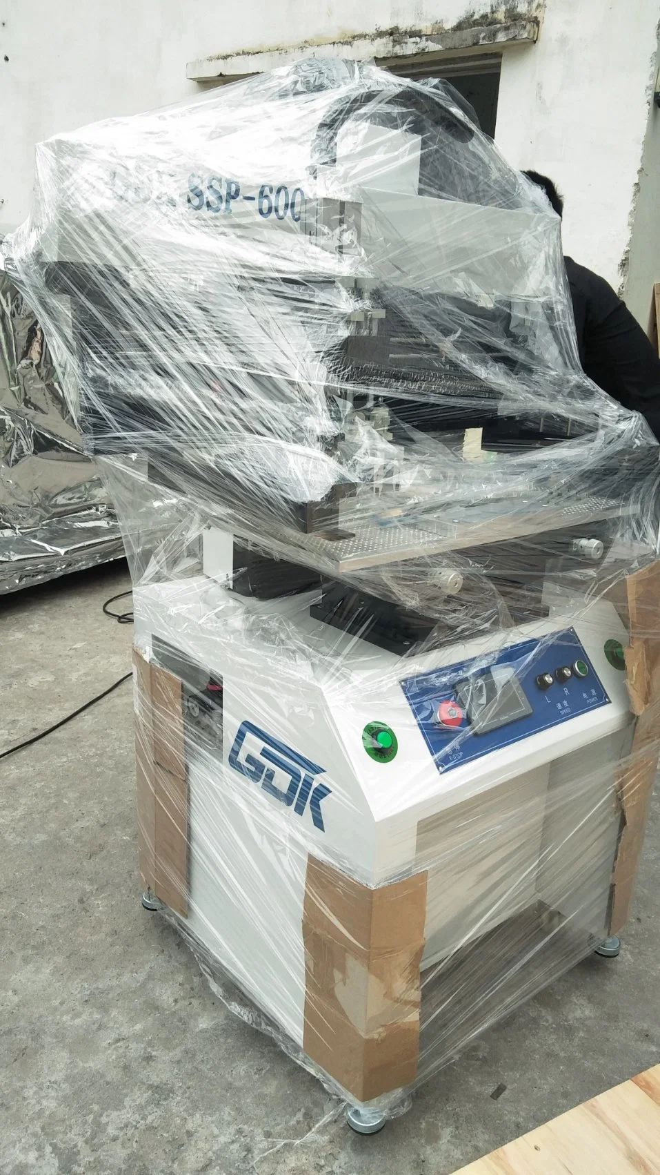 GDK Ssp-600 Semi-Automatic Silk Screen Printing Machine Flexo Stencil Screen Printer with CE