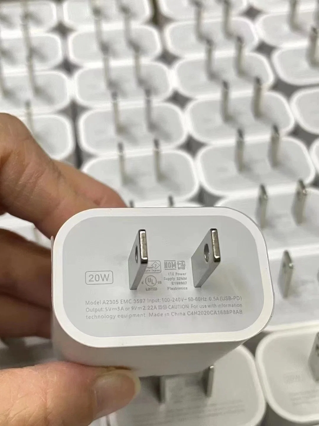 شعار مخصص يقبل شاحن الهاتف المحمول عالي الجودة USB-C بقدرة 20 واط محول الطاقة شاحن سريع التوصيل من الاتحاد الأوروبي لـ iPhone14 13 12 PRO بحد أقصى