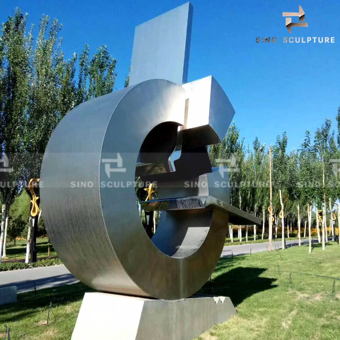 Clock Shape Stainless Steel Sculpture Surface Mirror Polished