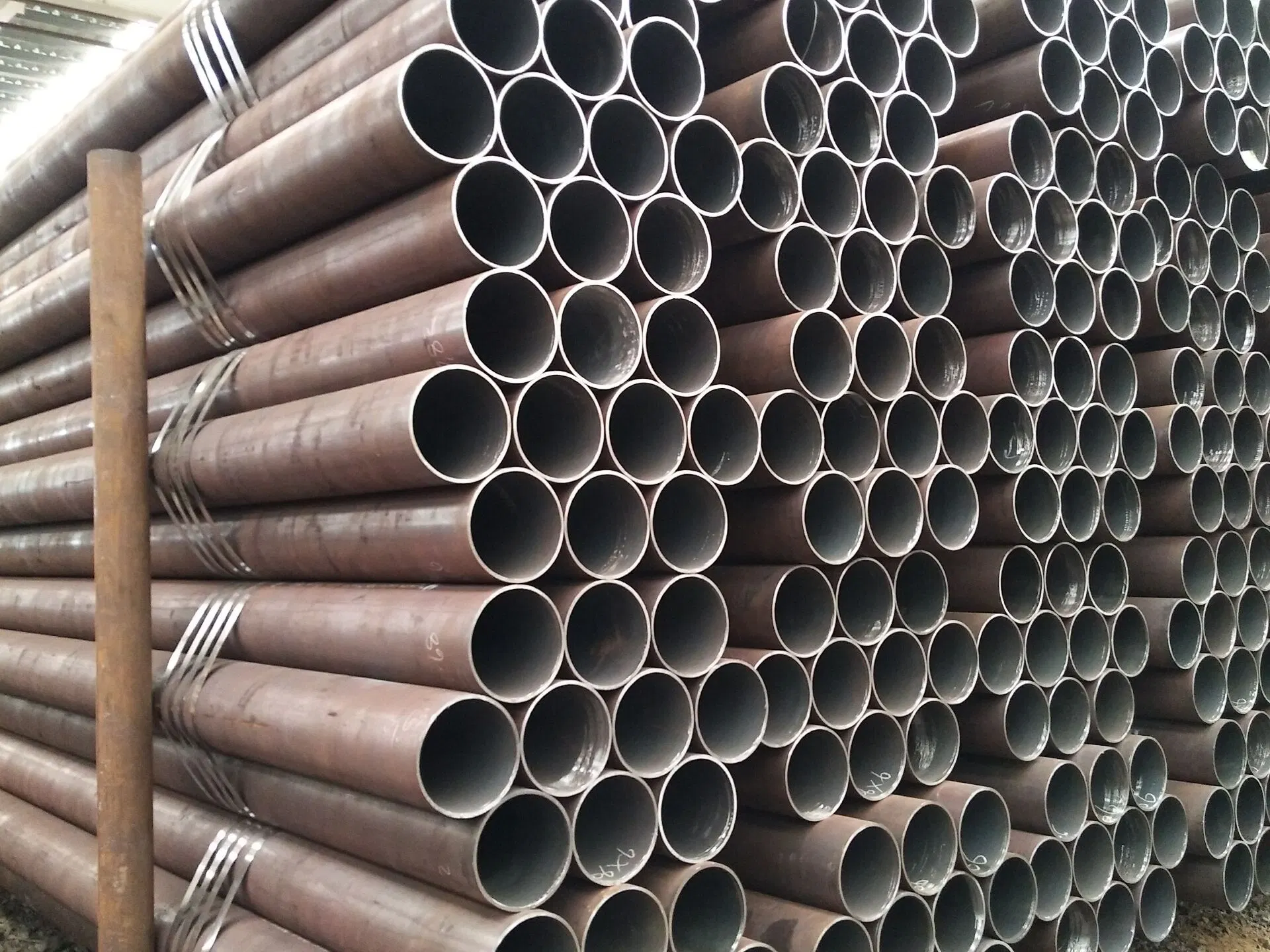 A106 Sch40 Rectangular Round Square Hot Dipped/DIP Galvanized Ms Iron Gi Mild Carbon Steel Seamless LSAW ERW Black Spring Welded Oil Well Gas Pipe Manufacturers