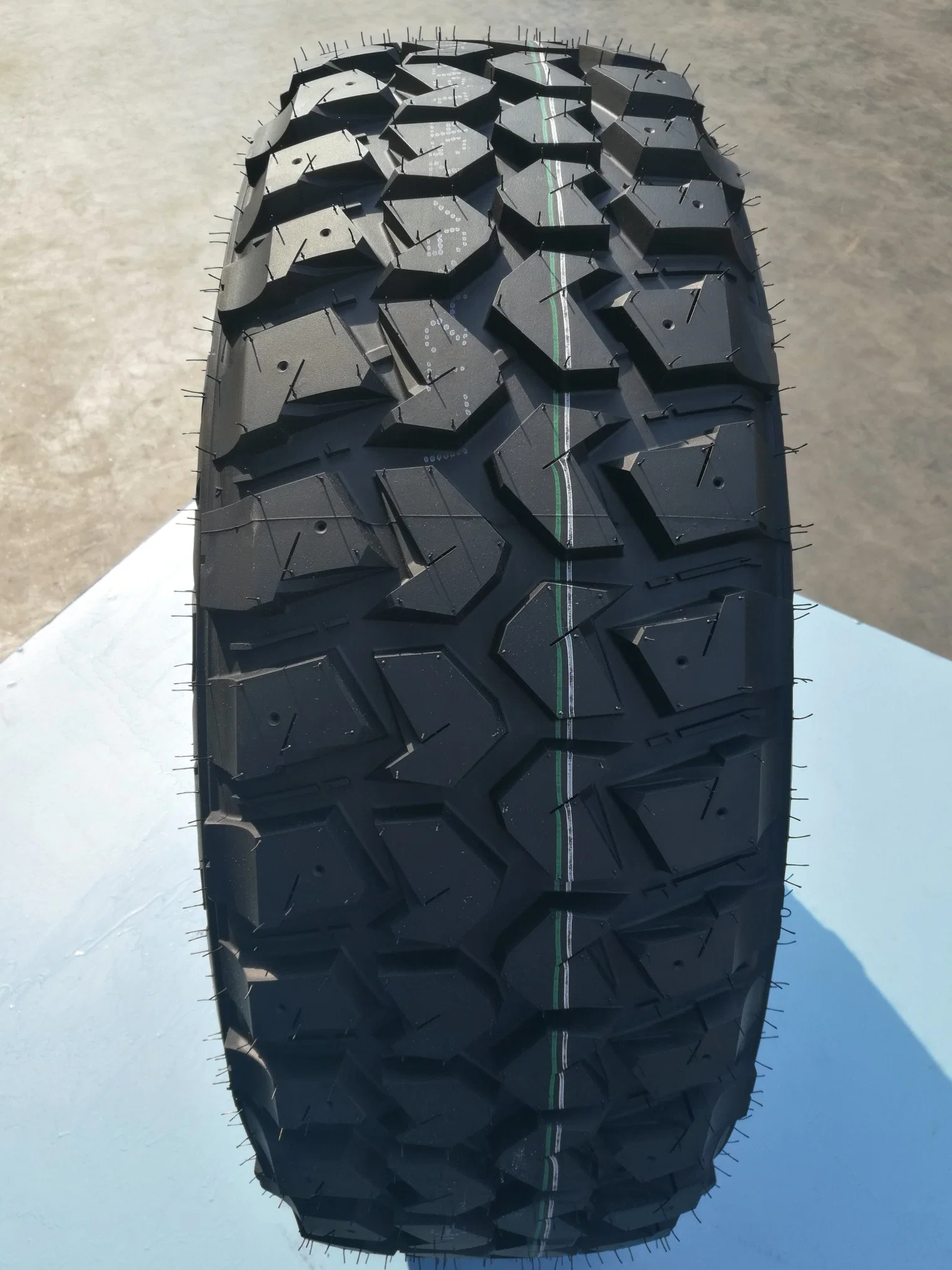 DOT/ECE/EU-Label Factory Wholesale All Steel Radial Heavy Duty Dump Truck TBR Bus Trailer Tire, OTR, Pkw-Reifen, Light Truck Tire, Solid Tire, Sandreifen