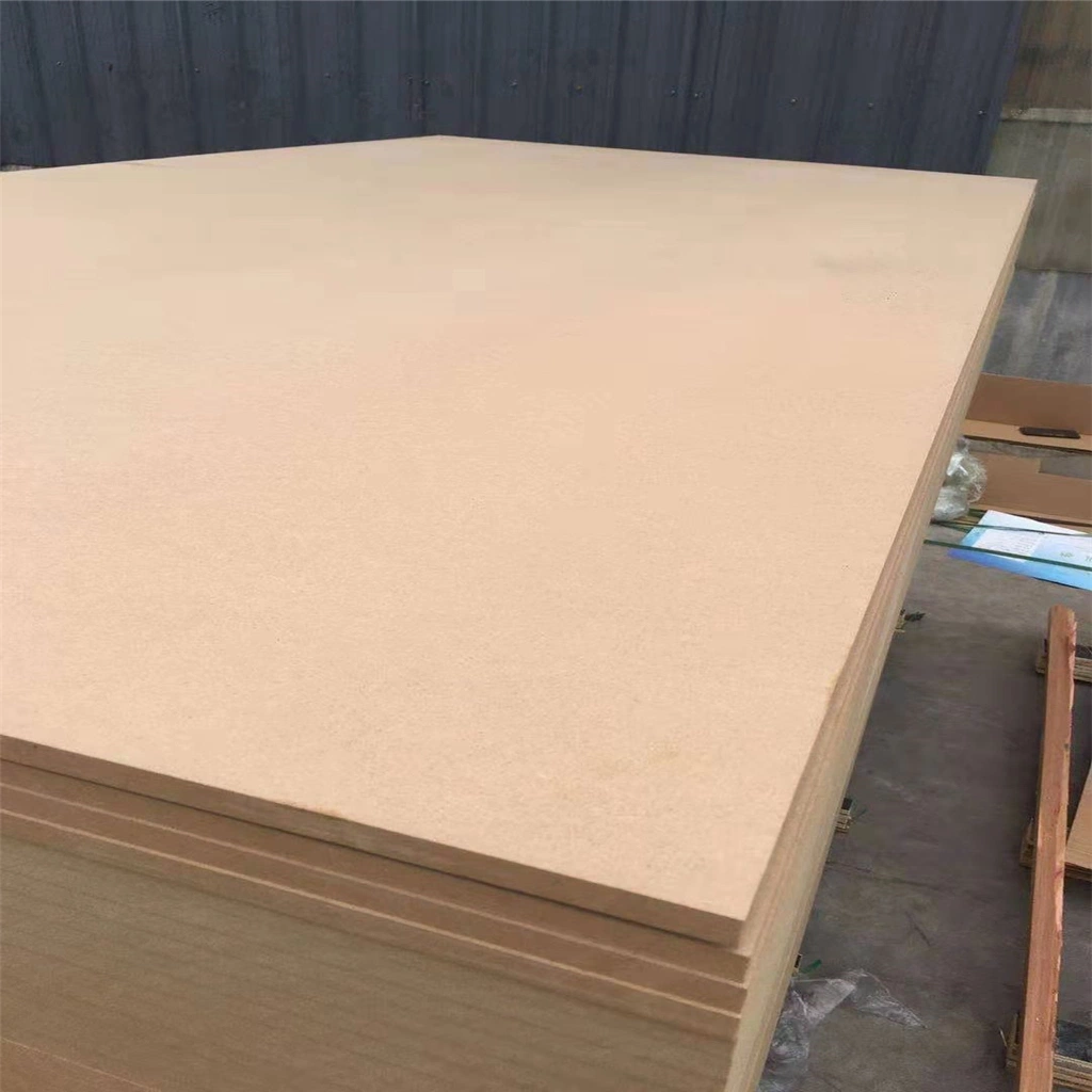 3mm / 6mm / UV de 9mm ranurado de chapa laminada MDF melamina brillante Resistente al agua cruda ante la Junta de MDF para muebles de decoración interior