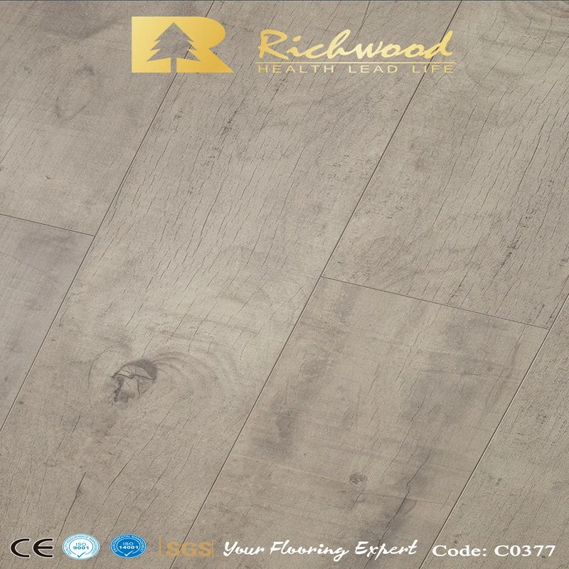 Hogar 8.3mm E1 de madera de nogal en relieve de cantos encerado suelo laminado