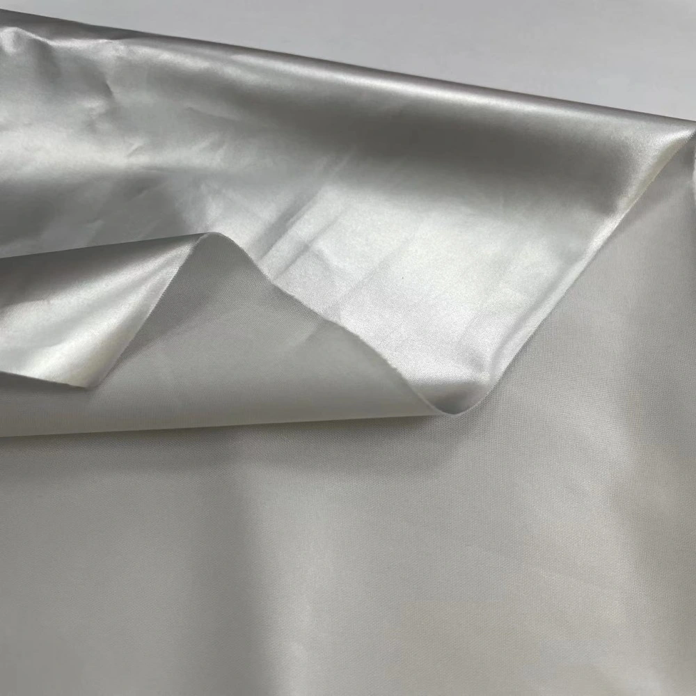 Tissu métallique argent réfléchissant imperméable 400t polyester haute visibilité