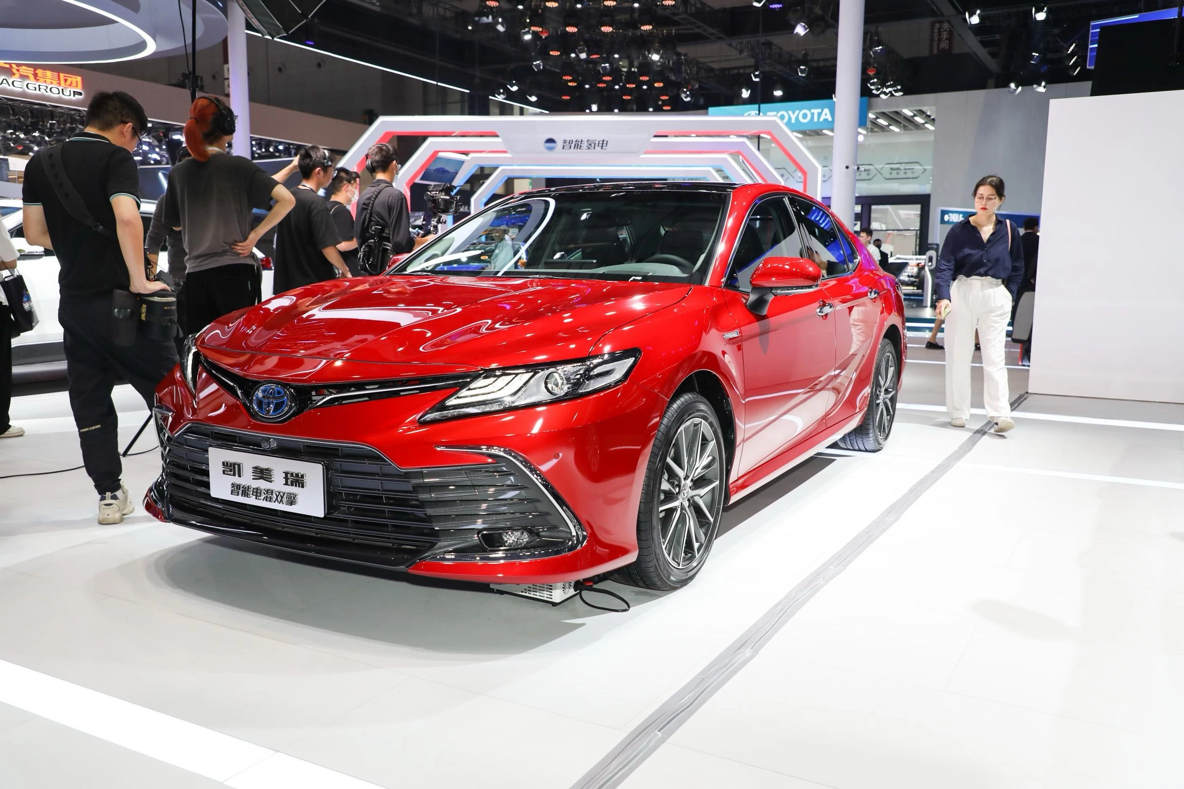 Toyota Carmy Electric Vehicle Car 2023 Hybrid Power Intelligent 2.5q Используется красный индикатор быстрой зарядки