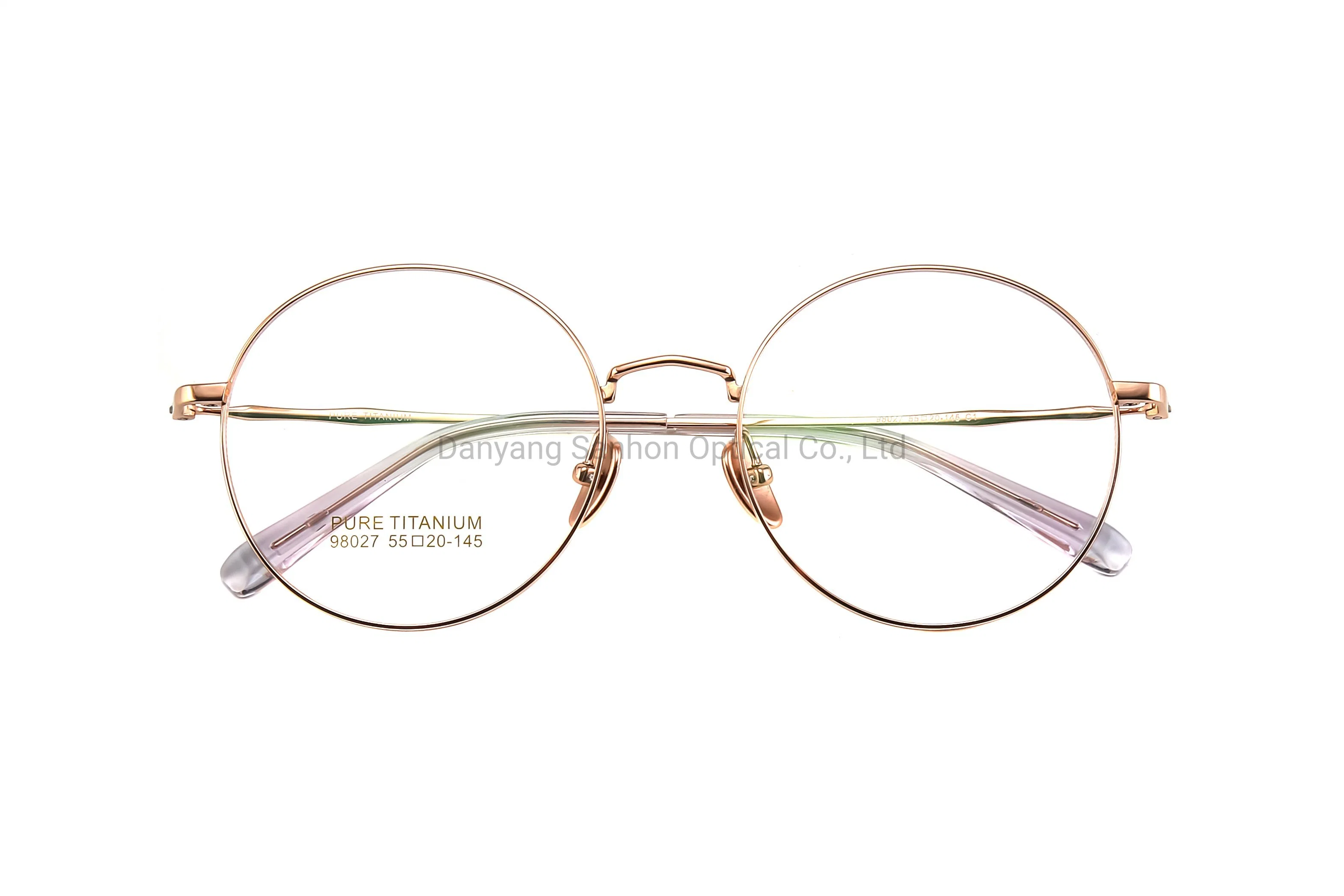2022 Brillen Beliebte optische Rahmen für Frauen Brillen