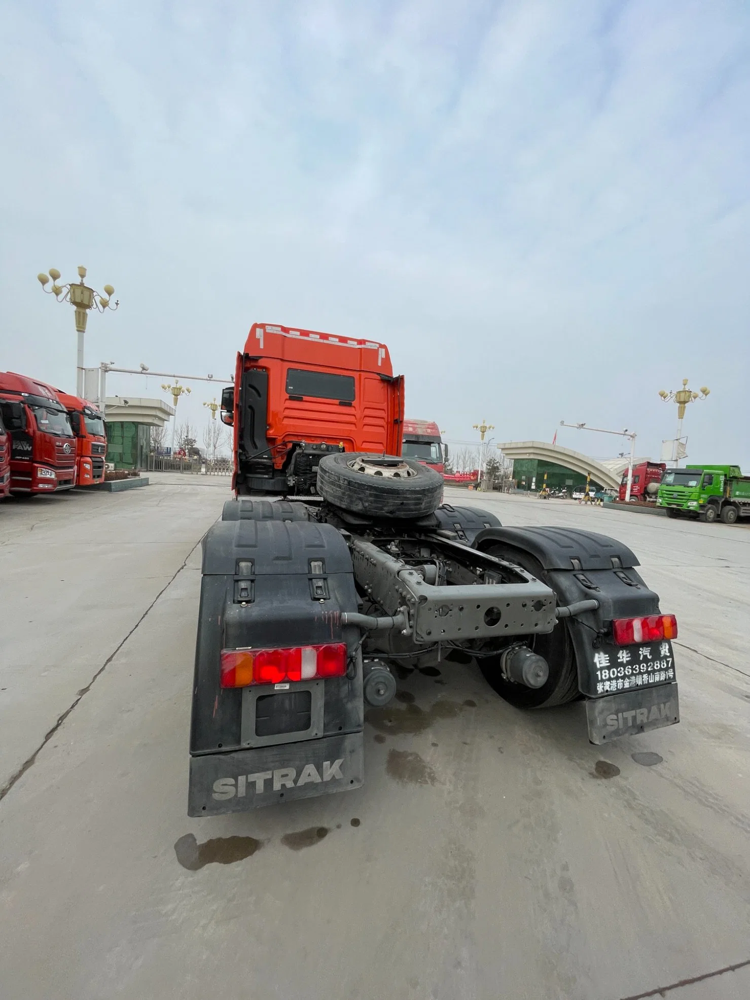 Brand New Sinotruk HOWO 371 420 Tractor Truck Sino FAW Tractor Head for Sale