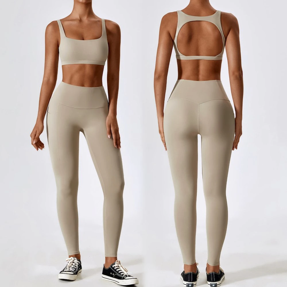 Nouveau design simple de vêtements de sport de luxe pour femmes, soutien-gorge de sport sexy à encolure en U et dos ouvert avec leggings de course taille haute, ensemble de vêtements de sport 3 pièces.