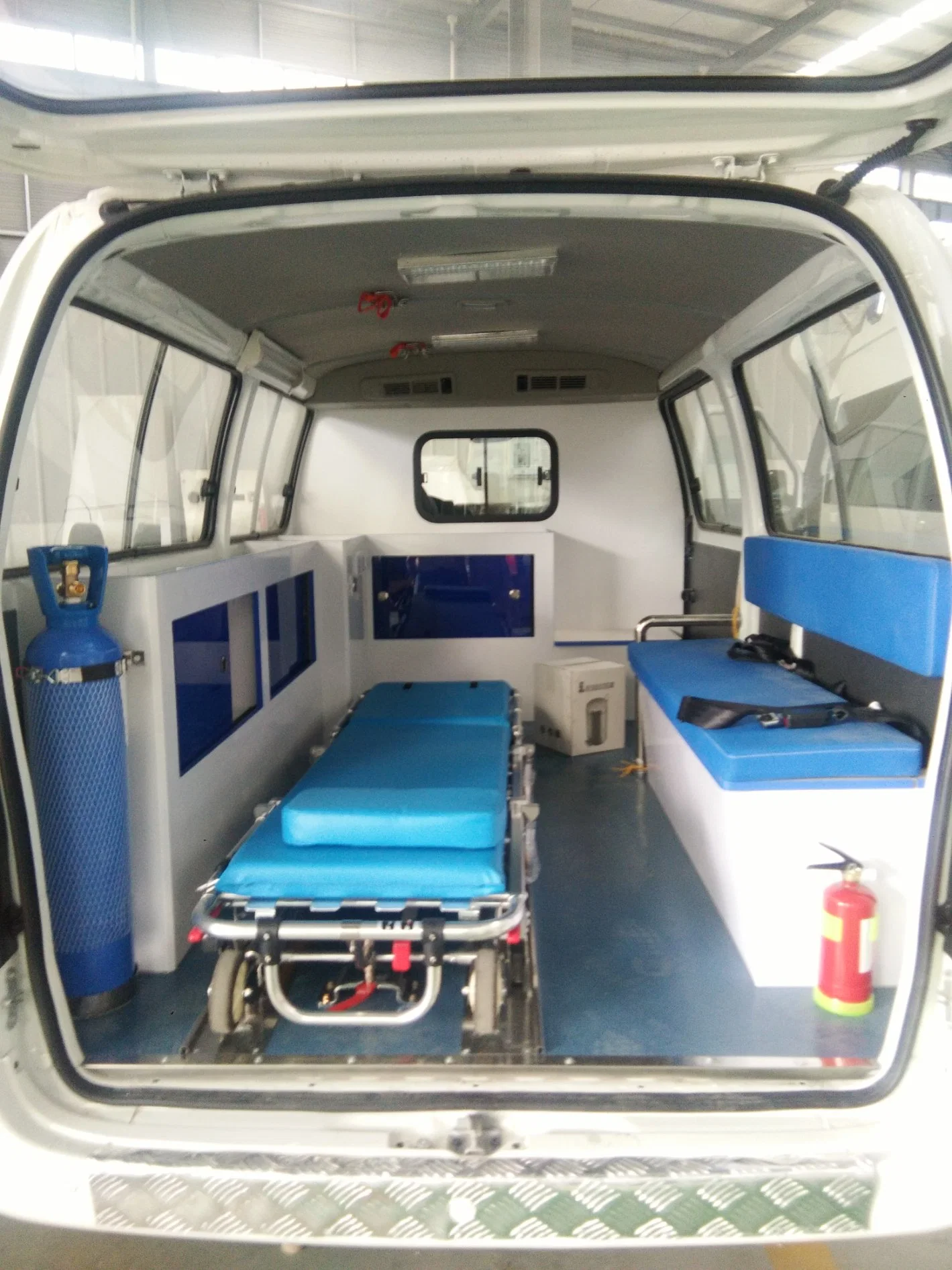 Vehículo médico de emergencia ambulante de tránsito de ICU barato