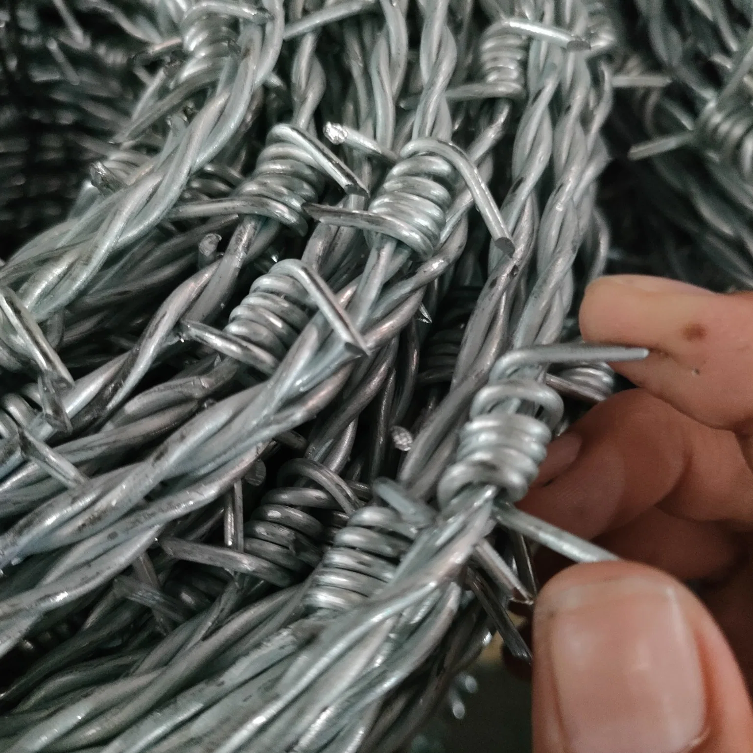 Advanced Hot Dipped Galvanized Barbed Wire for Factory