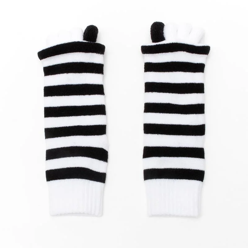 Cross Stripe Five Finger Toe Splitted Sweat-Absolvent Customizable Socks