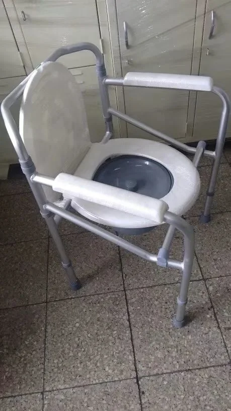 China Commode Chair Set Bucket for Folding Commode Toilet Chair for Disabled