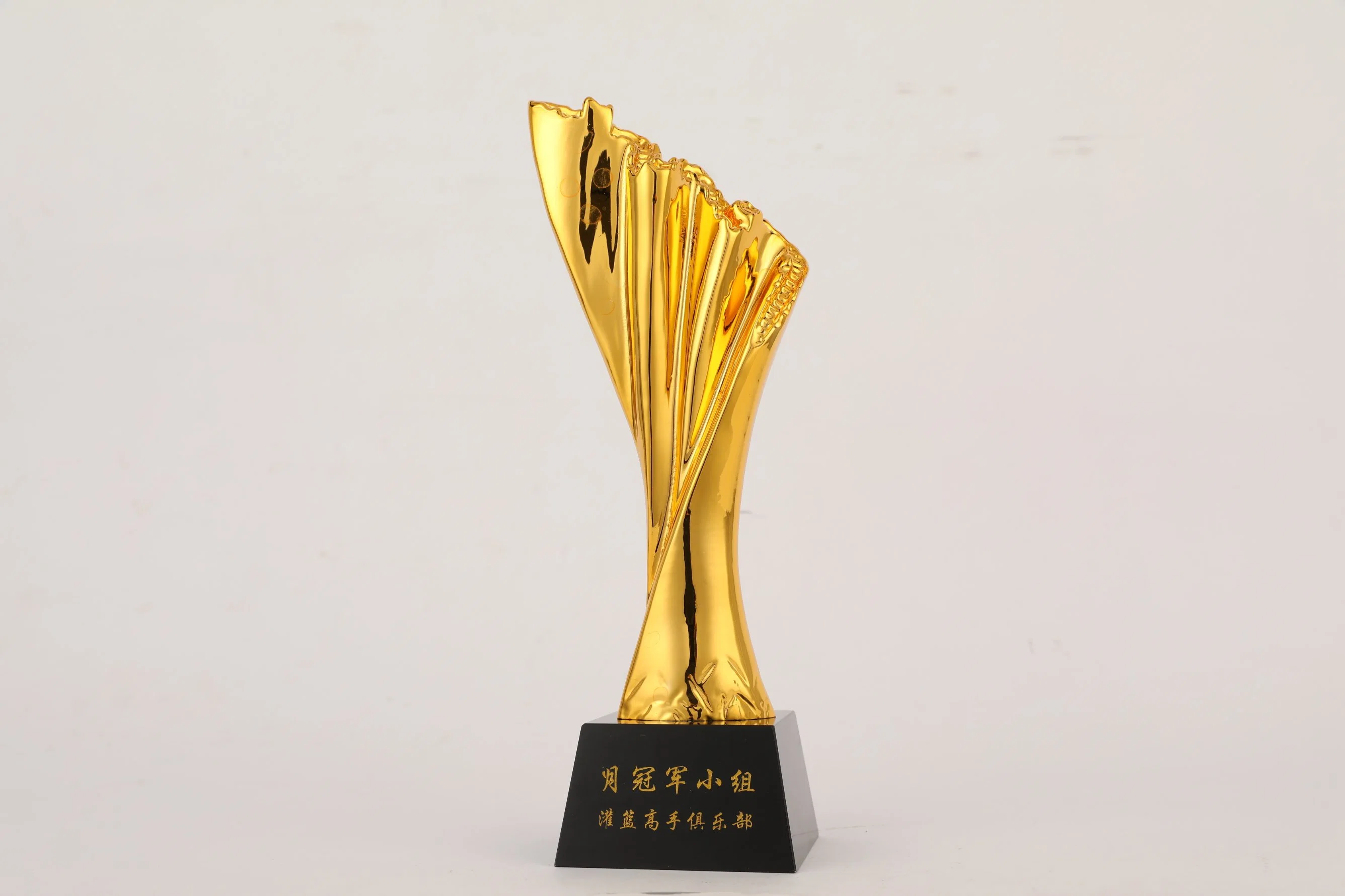 Wholesale/Supplier High quality/High cost performance Customized Plastic Base Sport Award Metal Gold Trophy Cup BSCI Professional Factory Do Custom High quality/High cost performance Metal Award Trophy