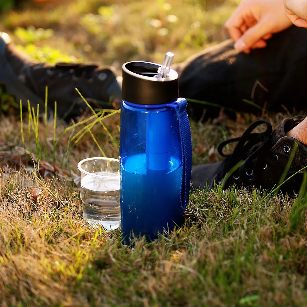 Filtro de agua al aire libre de supervivencia al aire libre y la paja de botellas para acampar y escalada