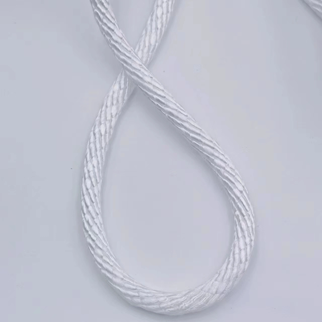 Production of 10mm White Ultra-High Molecular Weight High-Strength Wear-Resistant Rope