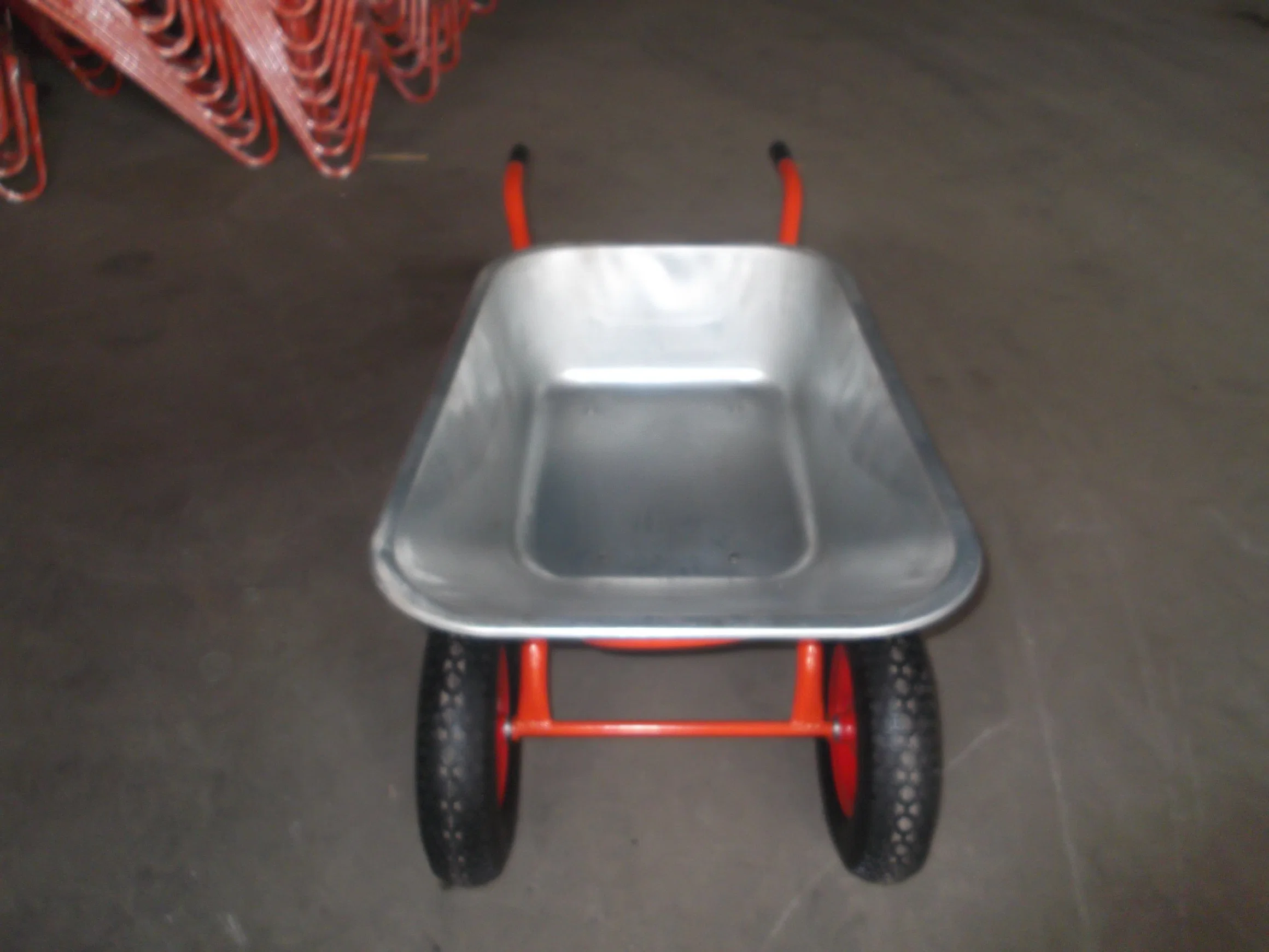 Double Wheesl Russia Model Wheelbarrow (Wb6404W)