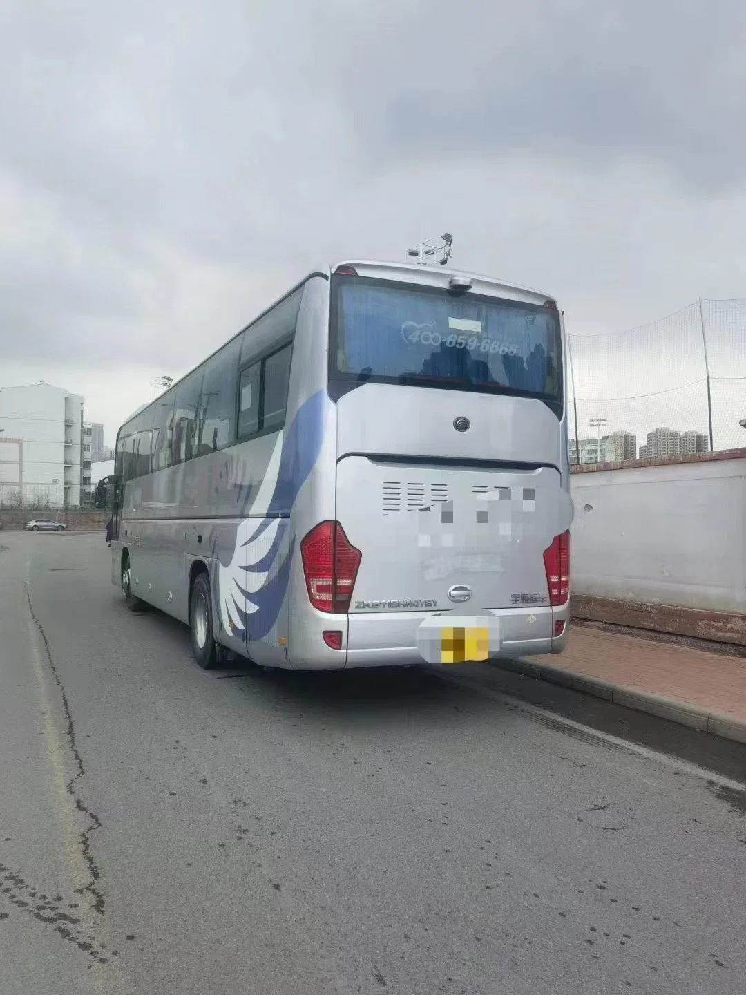 The LNG Truck, Which Was Produced in 2015, Has 55 Seats. Model Number 6118. The Natural Gas Car Has Yuchai 34n Engines.