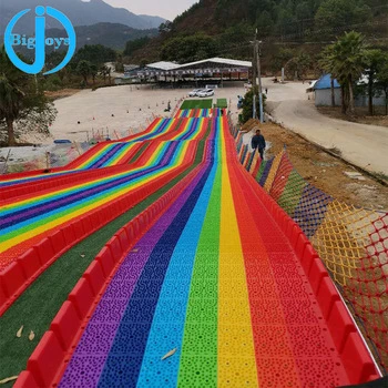 Neues Produkt Outdoor Spielplatz Amusement Spiele Regenbogen trockene Folie, Kinder Gras Schiebe Weg, Regenbogen trockene Schnee Slide zum Verkauf