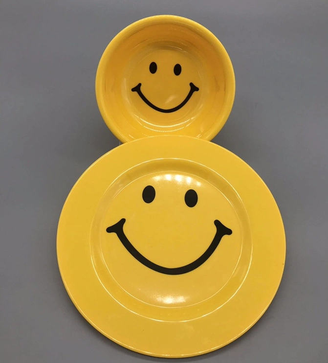 Smiling Happy Face Design Round Shape Melamine Plate for Home Tableware